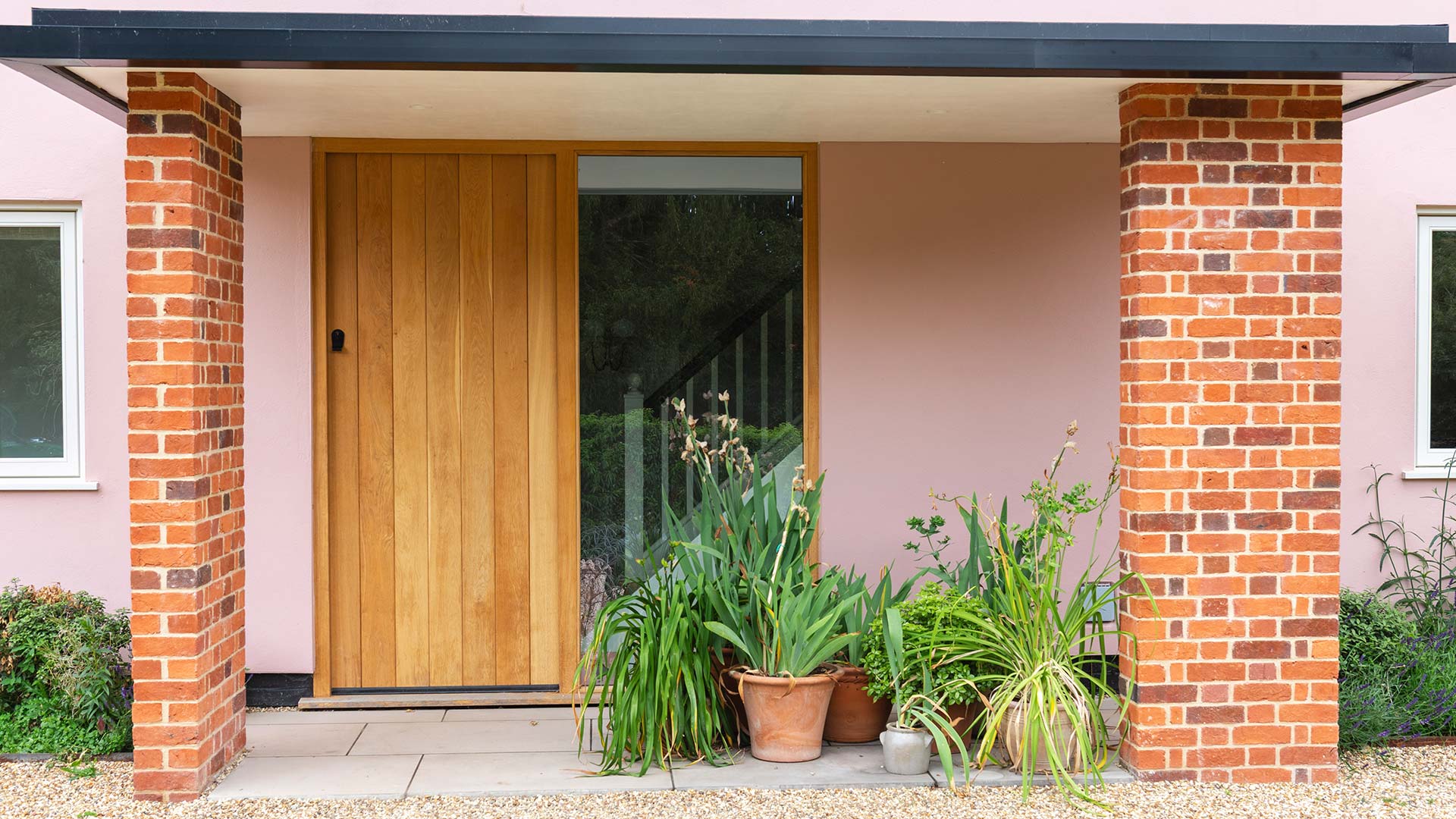 Contemporary Timber Joinery with Bespoke Character Contemporary Timber Joinery with Bespoke Character