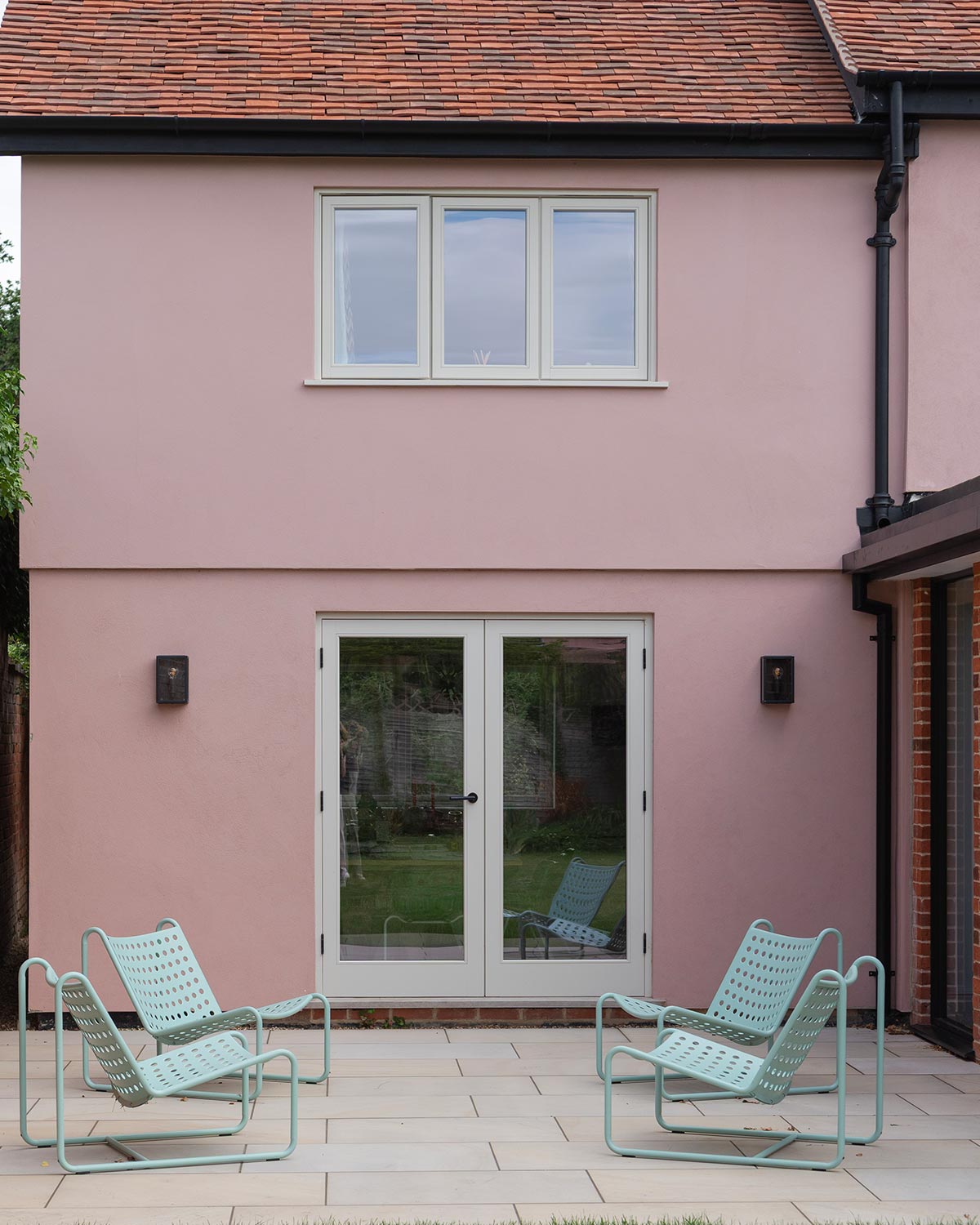 Contemporary Timber Joinery with Bespoke Character Contemporary Timber Joinery with Bespoke Character