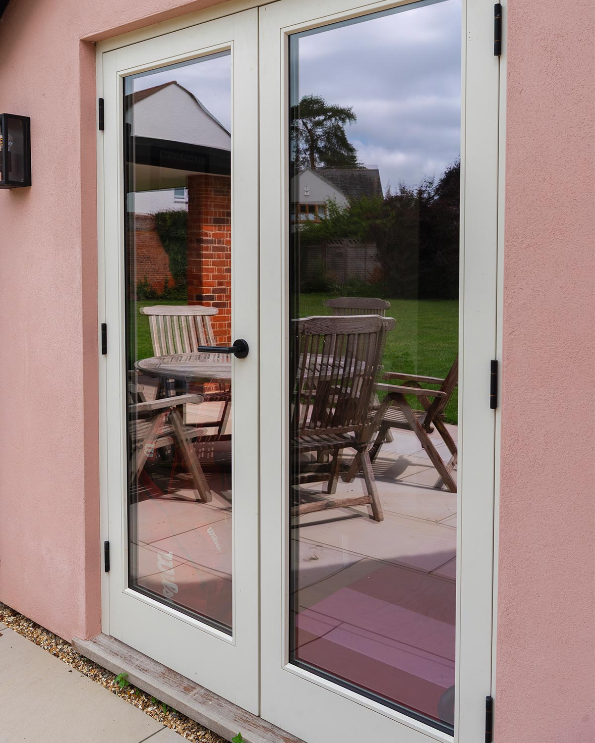 Contemporary Timber Joinery with Bespoke Character Contemporary Timber Joinery with Bespoke Character